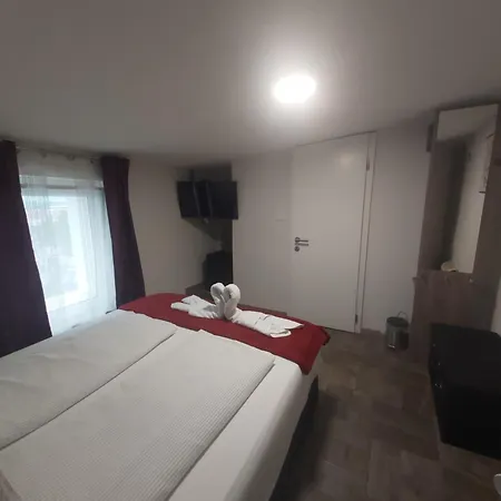 Apartment Panda *